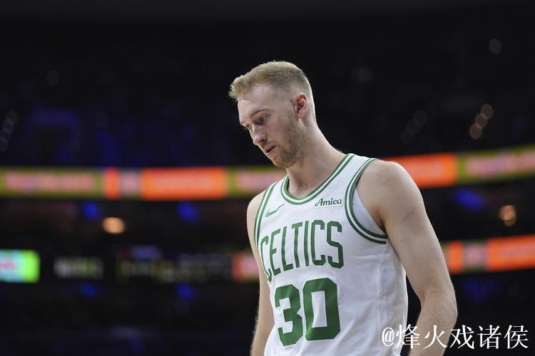 绿军官方&凯记:豪瑟左脚踝扭伤,目前回归成疑 绿军官方&凯记:豪瑟左脚踝扭伤,目前回归成疑